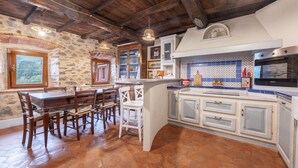 Dining - Shaleo, Private Pool & Jacuzzi, Marliana (Marliana)