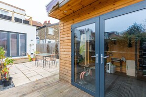 Basic House, 2 Double Beds | Property grounds
