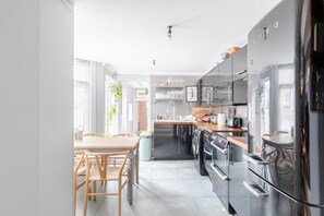Basic House, 2 Double Beds | Private kitchen
