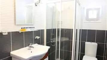 Standard Room | Bathroom