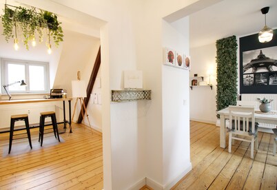 Boho-artstudio: Schicke Designer-wohnung mit Workspace +zentral+wifi+alexa+