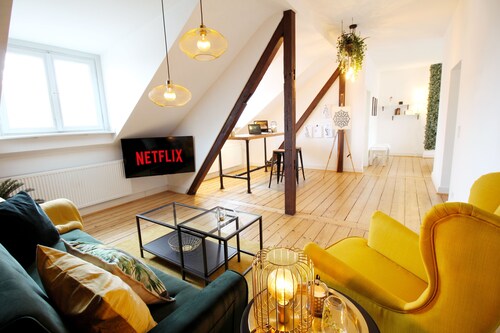 ARTstudio 1.0: Schicke Designer-Wohnung mit Workspace nur 1,2km bis IGA 27