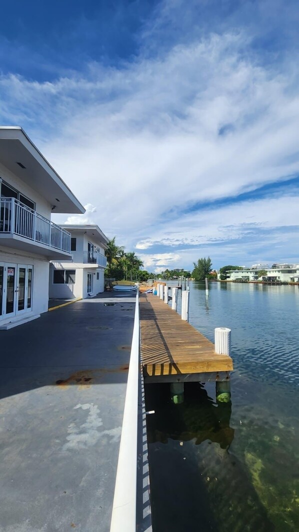 Property grounds - Oportunidad Única! Apartamento 2/2 a Solo dos Manzanas de la Playa! (Miami Beach)