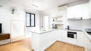 Exclusive Studio | Private kitchen | Fridge, microwave, oven, stovetop