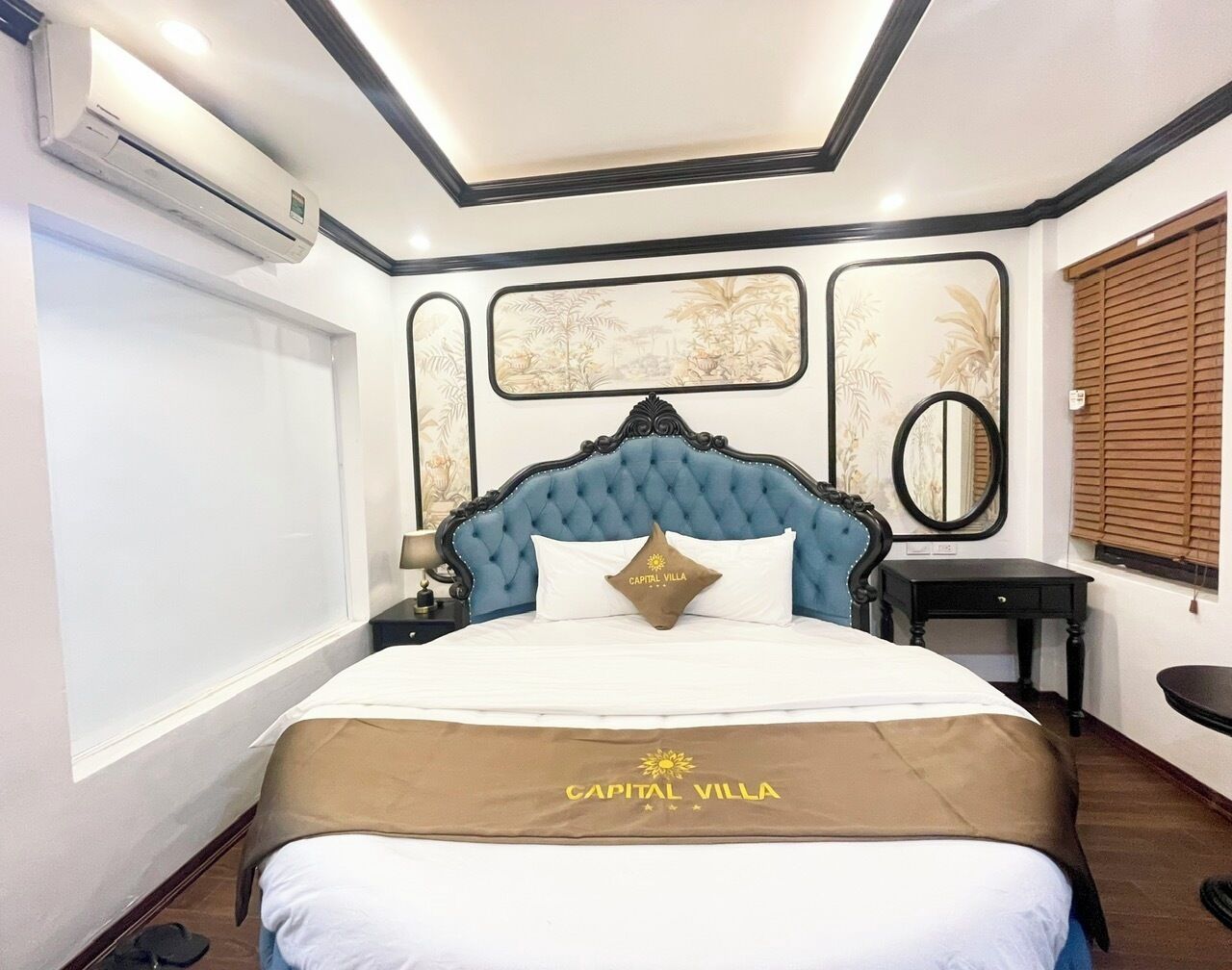 Quarto casal superior | Escrivaninha, quartos à prova de som, ferros/tábuas de passar roupa