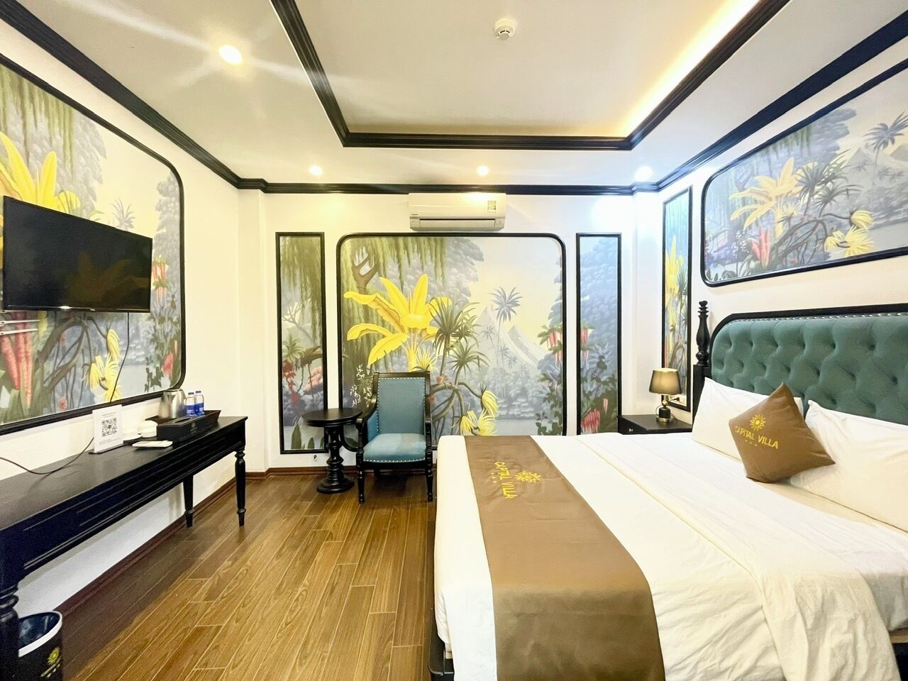 Quarto casal standard | Escrivaninha, quartos à prova de som, ferros/tábuas de passar roupa