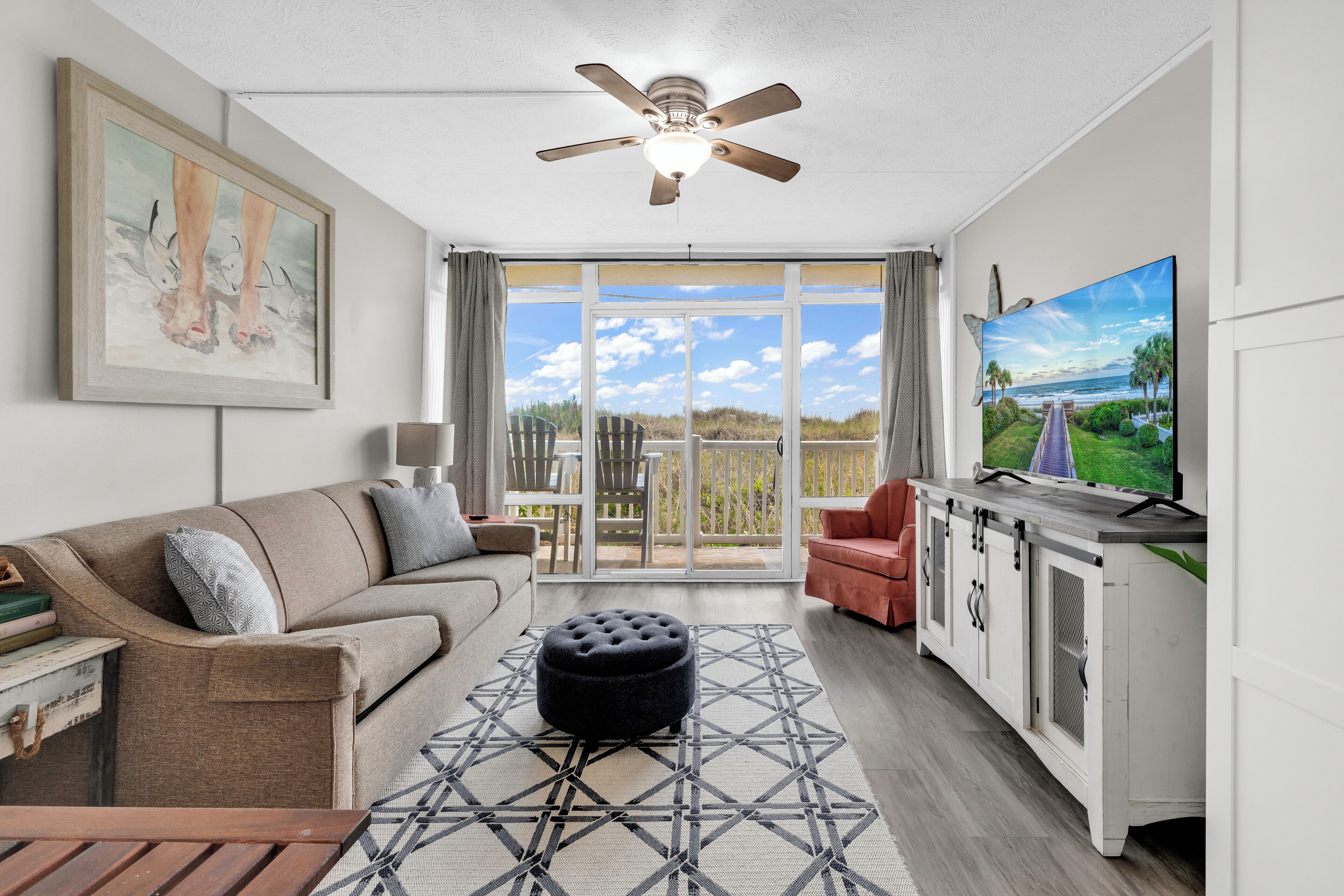 Signature Condo, 1 Bedroom, Balcony, Ocean View | Living room