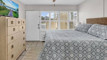 Signature Condo, 1 Bedroom, Balcony, Ocean View | 1 bedroom, individually decorated, individually furnished