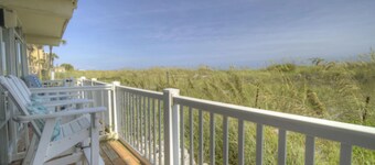 Seaside Elegance Your Coastal Getaway