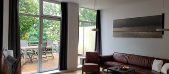 Modernes Loft mit Großer Terrasse und Zwei Kostenlosen Parkplätzen