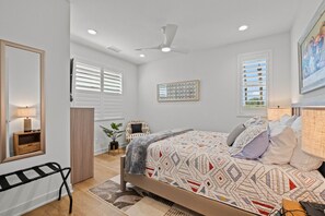 2 bedrooms, iron/ironing board, travel crib, free WiFi - Desert Isle, Walk to Stadium Course, MTN Views! (La Quinta)