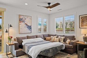 2 habitaciones, tabla de planchar con plancha y cuna de viaje 