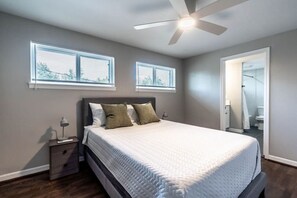 1 bedroom, WiFi, bed sheets - Cozy 1BR Near Downtown w/ Wi-Fi & Free Parking (Houston)