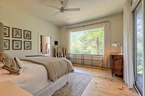 3 Schlafzimmer, Schreibtisch, Bügeleisen/Bügelbrett, kostenloses WLAN