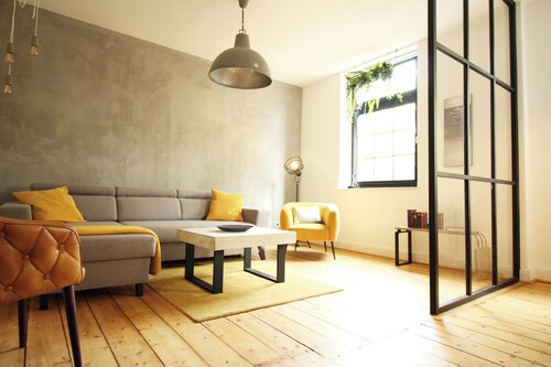 ARTstudio 3.0: Designer apartment 2 bedrooms nearby IGA 27