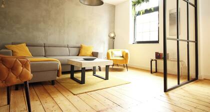 ARTstudio 3.0: Designer apartment 2 bedrooms nearby IGA 27