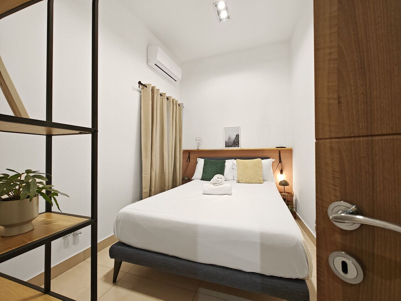 1 chambre, fer et planche à repasser, Wi-Fi gratuit, draps fournis