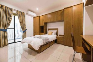 3 Schlafzimmer, Schreibtisch, Bügeleisen/Bügelbrett, kostenloses WLAN