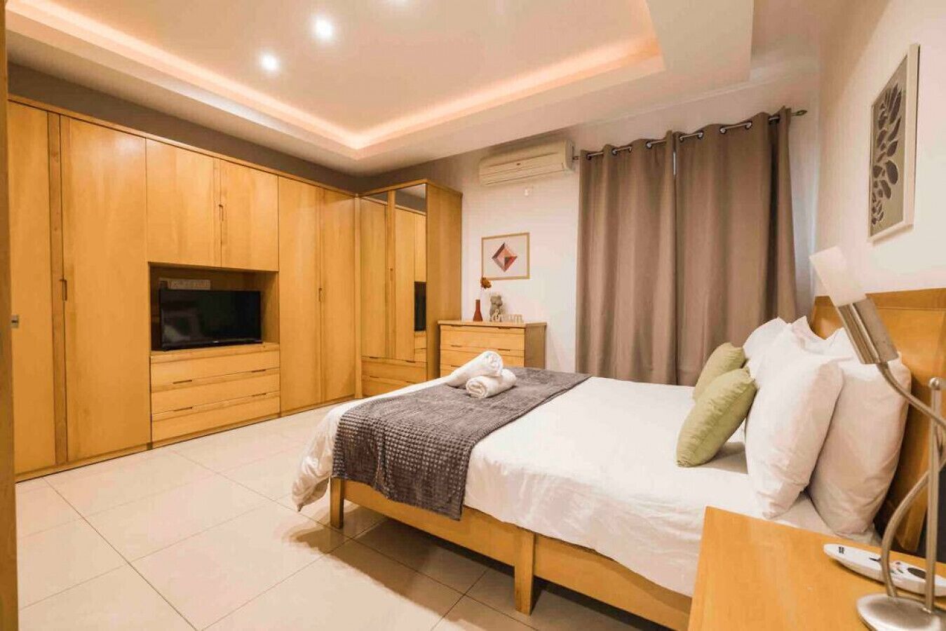 3 chambres, bureau, fer et planche à repasser, Wi-Fi gratuit