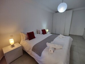1 chambre, fer et planche Ă repasser, Wi-Fi gratuit, draps fournis