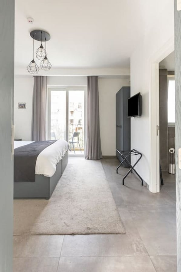 1 chambre, bureau, fer et planche à repasser, Wi-Fi gratuit