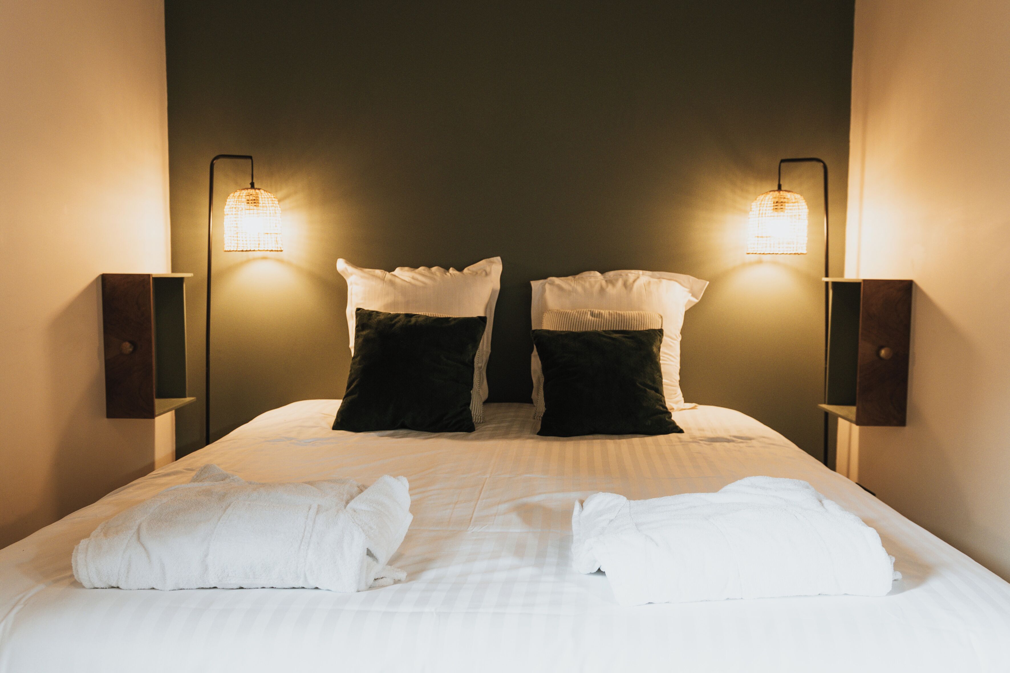 1 多间卧室、WiFi、床单