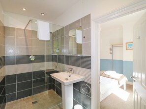 Cottage | Bathroom | Shower - Harbourside (Dartmouth)
