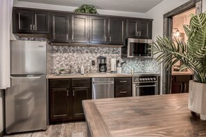 Fridge, microwave, oven, stovetop - 4 Condos  under one roof! Resort pool/hot tub! (Branson)