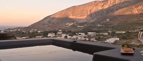 Tina de hidromasaje al aire libre