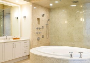 House | 4 bedrooms - The Watercolours - Villa A (Seven Mile Beach)