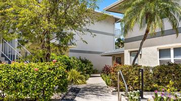 Apartemen | 3 kamar tidur dan internet