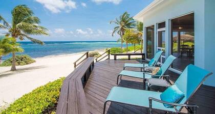 Peaceful Ocean Front Beach House in Bodden Town