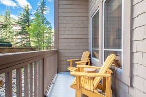 Terrace/patio - Center Village One Bedroom, Free Wifi, Free Underground Parking (Copper Mountain)
