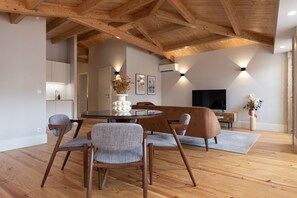 Deluxe appartement | Dineerruimte