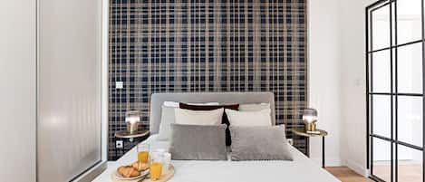City Studio (3) | 1 bedroom, iron/ironing board, free WiFi, bed sheets