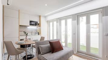 Deluxe Studio (1) | Living area