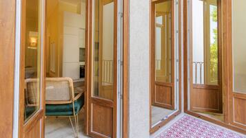 Deluxe Apartment | Balcony