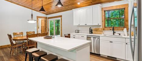 雪櫃、微波爐、洗碗機、咖啡機/沖茶器