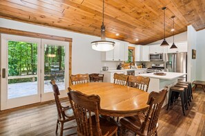 Dining - Blueberry: 3  BR, 3  BA House in Canaan Valley, Sleeps 6 (Canaan Valley)