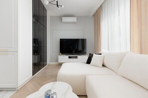 Living room - Spacious Apartament by Renters Prestige (Warsaw)