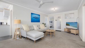 TV - Crescent Escape Crescent Head (CRESCENT HEAD)