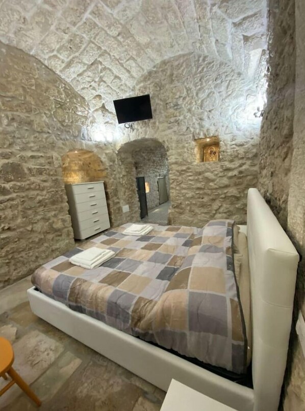 1 bedroom, WiFi, bed sheets - House in the city center House71043 (Manfredonia)