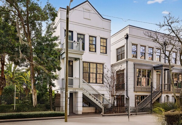 Exterior - Newly Built Executive Rental in Heart of Historic District by Lucky Savannah (Savannah)