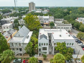 Exterior - Newly Built Executive Rental in Heart of Historic District by Lucky Savannah (Savannah)