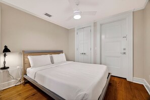1 chambre, fer et planche à repasser, accès au Wi-Fi (inclus)
