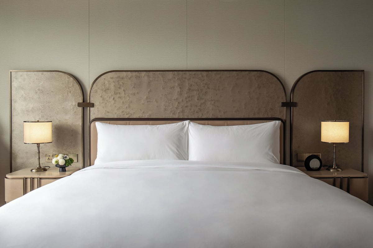 办公桌、笔记本电脑工作区、隔音、免费 WiFi