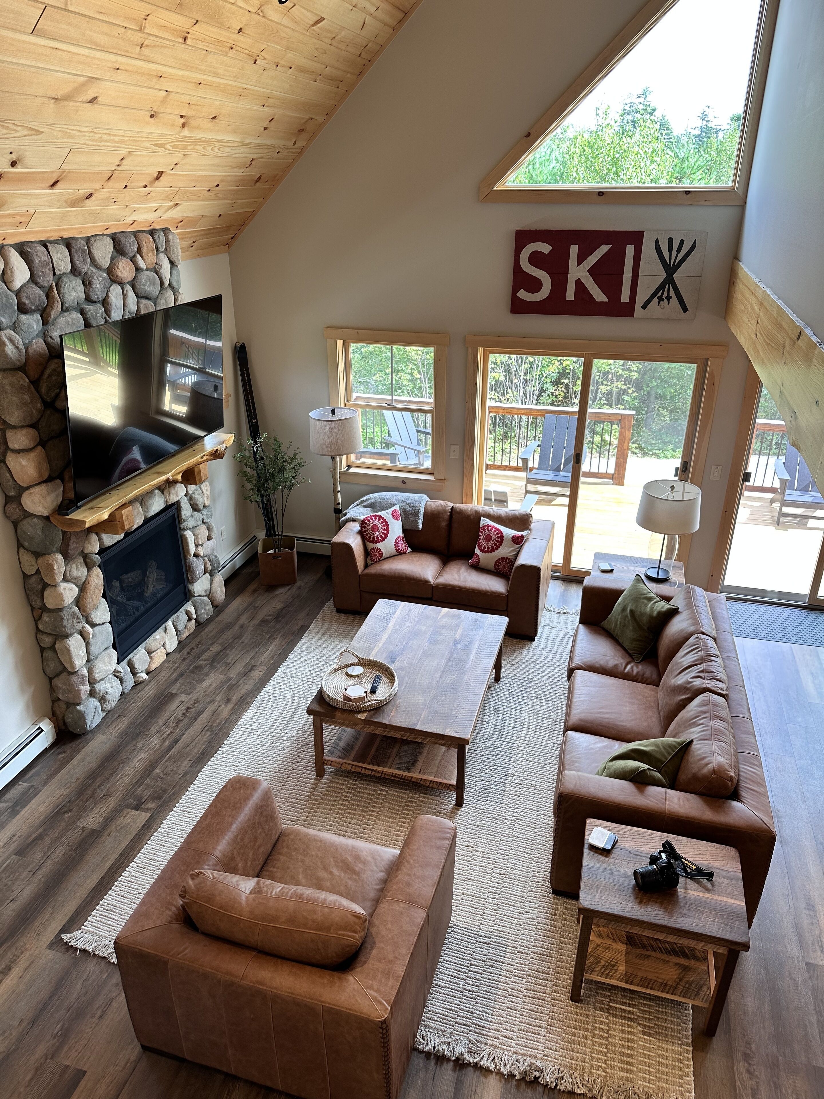 Songo Chalet - New construction! Hot Tub. In Bethel, 10 min from Sunday River!
