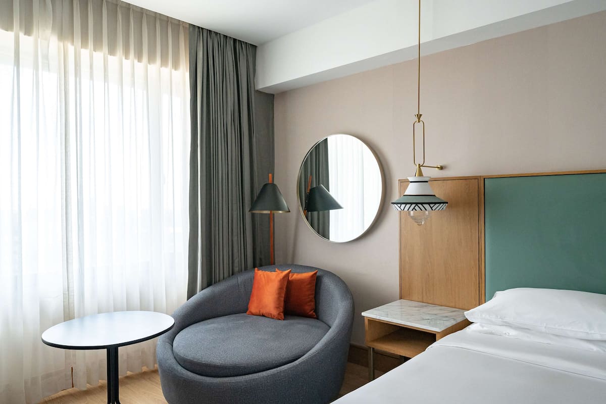 1 bedroom, premium bedding, down duvets, in-room safe