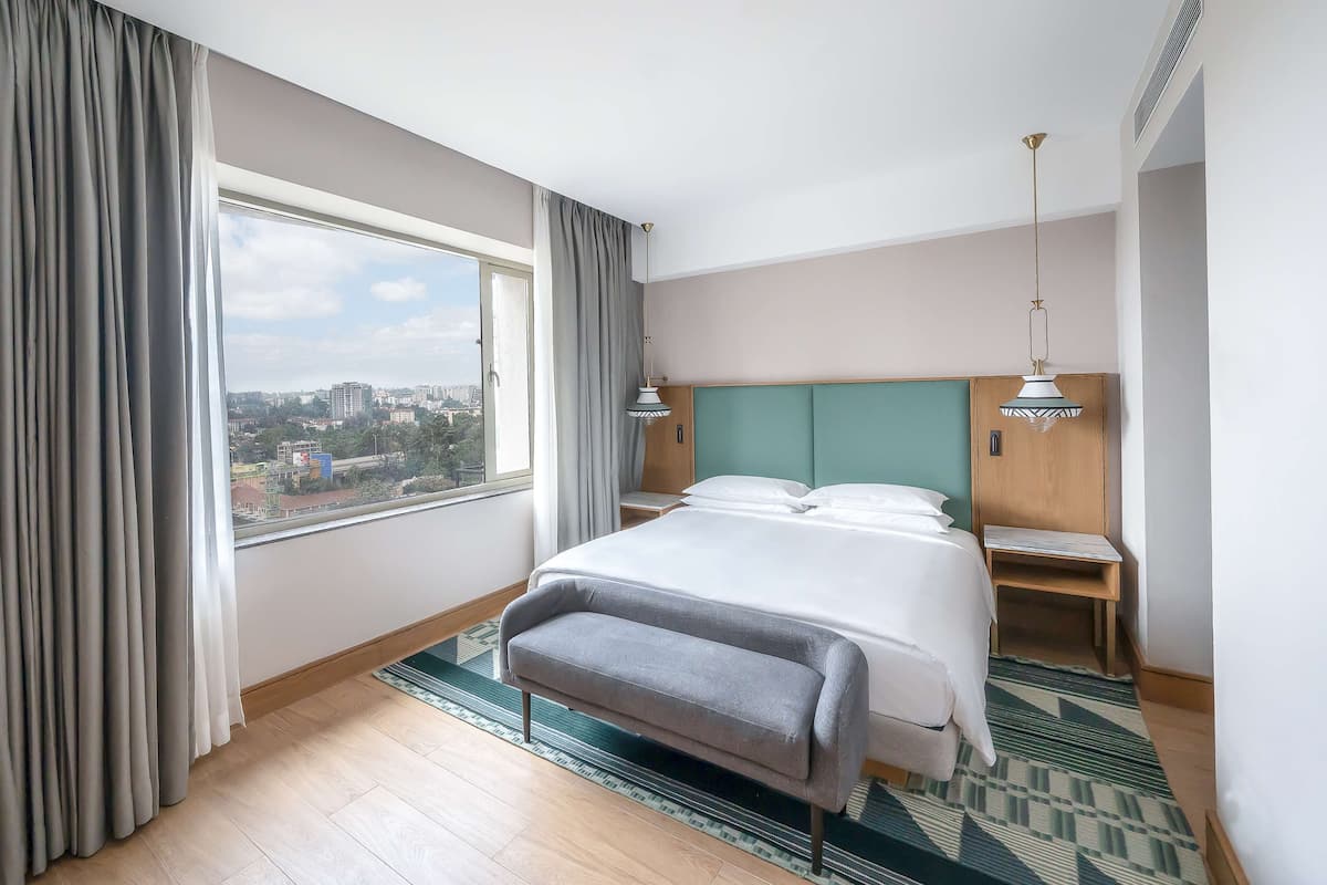 Executive Suite | 1 bedroom, premium bedding, down duvets, in-room safe