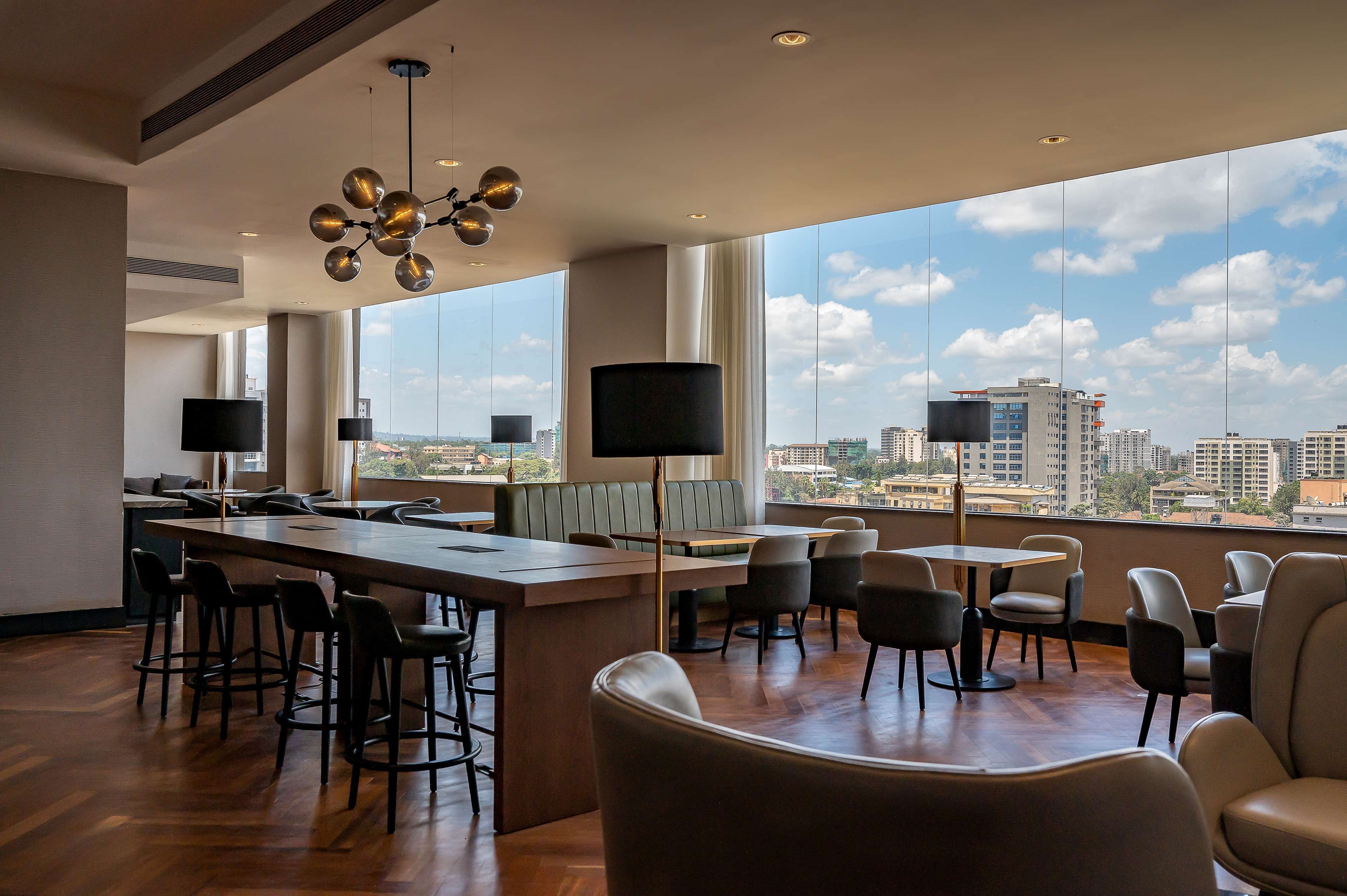 Bar de esportes, ao ar livre, aberto todos os dias